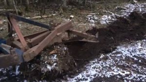 Тдт-55 вспашка лесным плугом