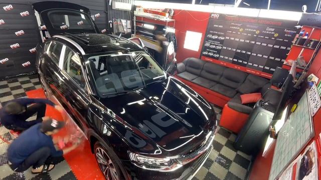 Новенький Geely Tugella, с авто салона и прямиком к нам. Нанесли брони плёнку антигравильною смотреть онлайн