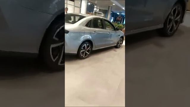 Новенькие бибики в автосалоне FAVORIT MOTORS. смотреть онлайн