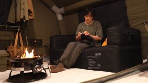 Роскошный кемпинг в надувной палатке XXL под дождем. с Ленд Ровер ДЕФЕНДЕР