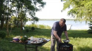 Уха из амура и карпа на костре в казане по рецепту Кулинар Кавказа. Fish soup from Amur and carp.