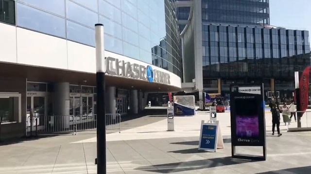 Walking to Oracle Park (San Francisco Giants) and Chase Center (Golden State Warriors) смотреть онлайн