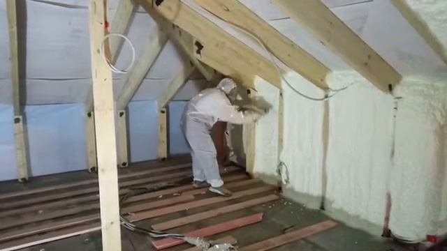 Утепление мансарды напылением ППУ
