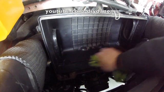 How To Replace The Air Filter In A Maserati Granturismo смотреть онлайн