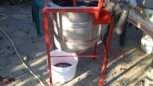 Самодельный пресс для винограда \ Homemade grape press