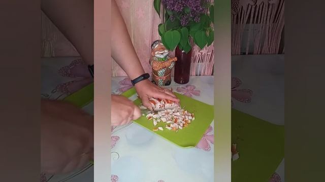 Салат с копчёным мясом смотреть онлайн