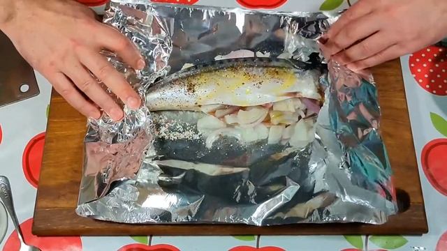 Самый простой способ запечь СКУМБРИЮ в духовке! СКУМБРИЯ и ЗАПЕЧЁННАЯ КАРТОХА | ВЫСОКАЯ нет КУХНЯ