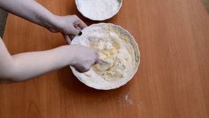 Корзиночки песочные с кремом из взбитых сливок