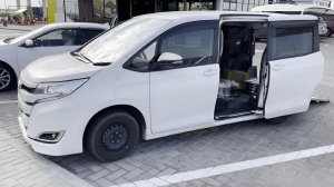 TOYOTA NOAH ЯПОНСКИЙ АВТОМОБИЛЬ С РУЧНЫМ УПРАВЛЕНИЕМ И ПЕРЕВОЗКИ МАЛОМОБИЛЬНЫХ ГРАЖДАН