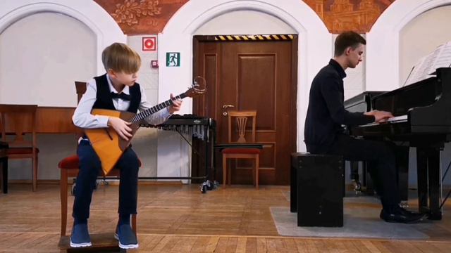 Власов Алексей. 9 лет. балалайка. Частушечные наигрыши В. Глейхман