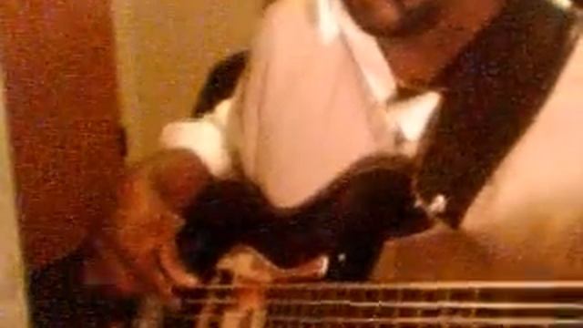 FENDER 5 STRING SQUIER J-BASS NEW STRINGS смотреть онлайн