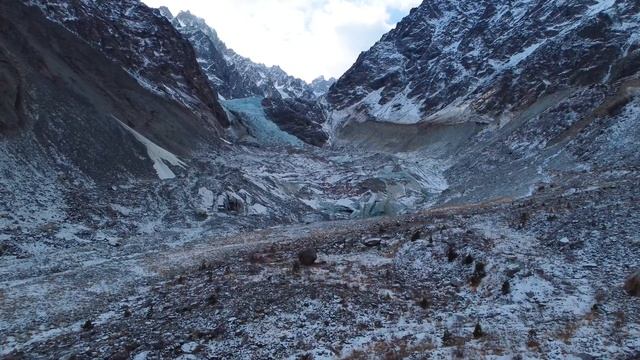 Цейский ледник с высоты птичьего полёта смотреть онлайн