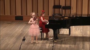 Д. Кабалевский "Полька" Мария 7 лет (фортепиано) Ксения (скрипка) препод. Большакова Р.А.