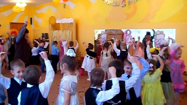 Утренник 8 марта 2010_02_1