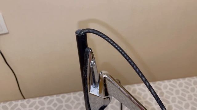 Настольная лампа их хлама собрана смотреть онлайн