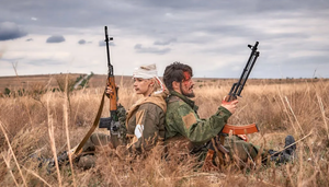 Участник СВО француз Франсуа Модеме поет песню о Донбассе.