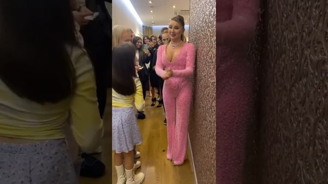 Сменила гнев на милость: Долина призналась в любви к молодым артистам смотреть онлайн