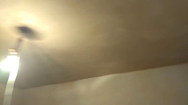 Третий день работы.Ремонт спальни,малярные работы,стены под обои,потолок ремонт под покраску.