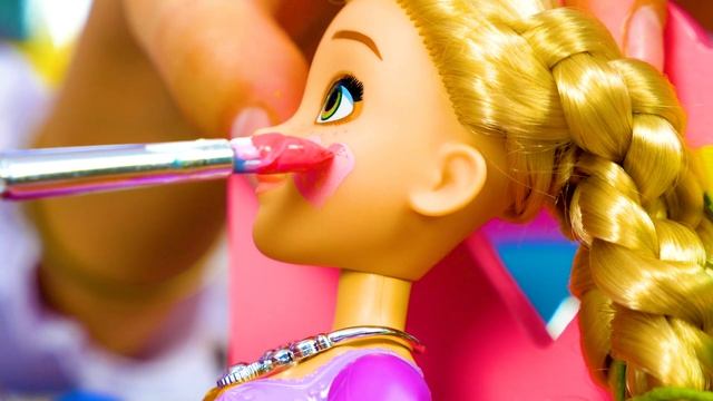 Рисую с Рапунцель на свидании! Рисование для девочек в видео про принцесс смотреть онлайн