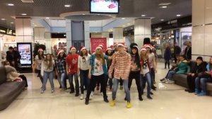 Прикольный танец на Новый год