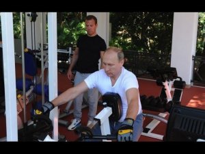 Дима + Володя! Путин и Медведев  в спортзале