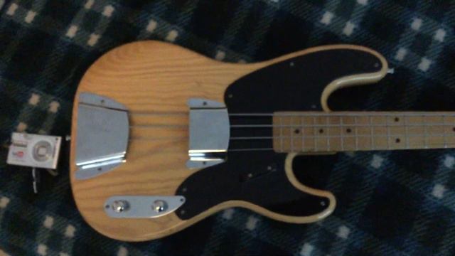 Squier by Fender Classic Vibe 50s Precision смотреть онлайн