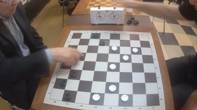 Чтобы всегда побеждать, держи центр! Игра против окружения! Яковлев - Нариманов #шашки