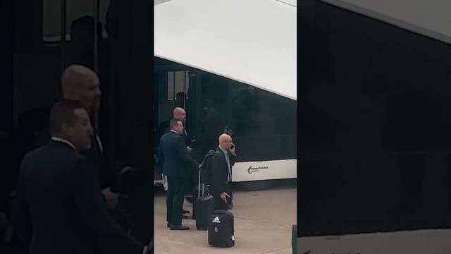 De VIAJE con los Jugadores Del Real Madrid a Manchester ✈️