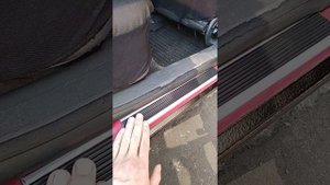 Накладки на пороги Пежо 405.