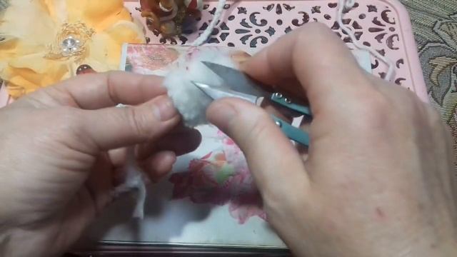 Мк#Как_ сделать_ маленький_ помпон.Как_ привязать_ помпон_ к_ шнурку.#Вязание#ЛюдмилаДенисова