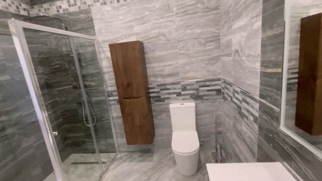 Продажа современного дома в классическом стиле под ключ у воды в окружении леса на Новорижском шосс смотреть онлайн