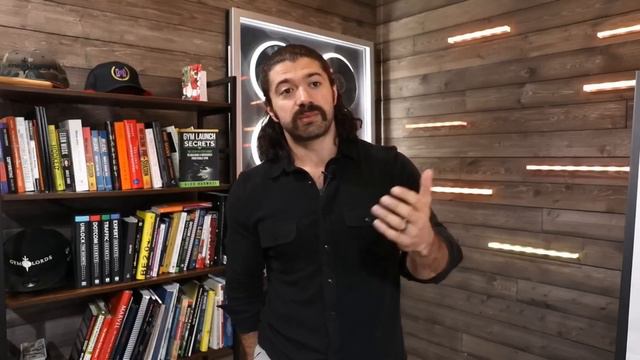 8 Lessons Charlie Munger Taught Me To Build $112M Business смотреть онлайн