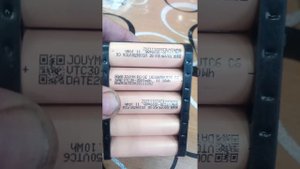 аккумулятор Yakee , посмотрим что в нутри и поставим новые банки