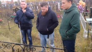 171014 гр. Мёртвый Месяц на могиле Вадима Глухова