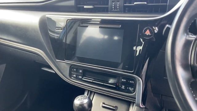 2017 Toyota Auris смотреть онлайн