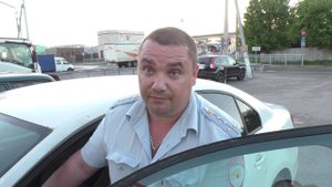 Верхний Мамон. Полицейский на раздолбанной тачке жестко нарушил и получил мгновенно четыре штрафа