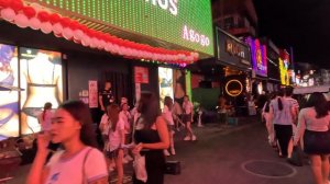 Тайланд, Паттайя, ночной рынок с мельницей на Джомтьене. Волкинг стрит и Три таун.