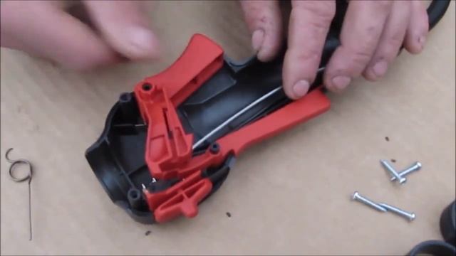 Vidéo tuto de montage/démontage de la poignée - Débroussailleuse смотреть онлайн