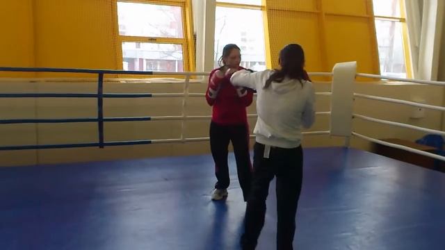 Тренер Тамара Шаганова работа на лапах смотреть онлайн