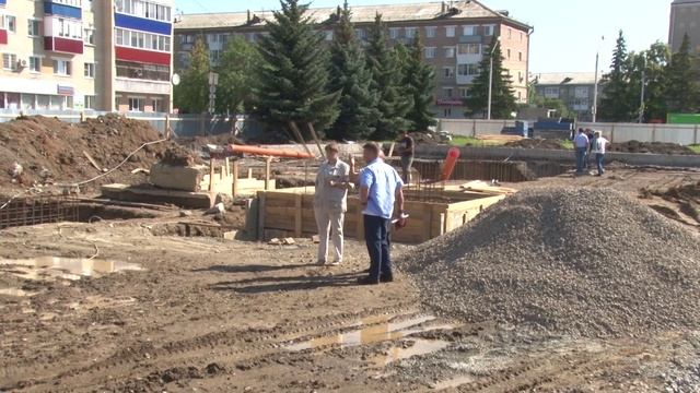 Продолжается строительство стелы «Город трудовой доблести». Панорама 11 августа 2023