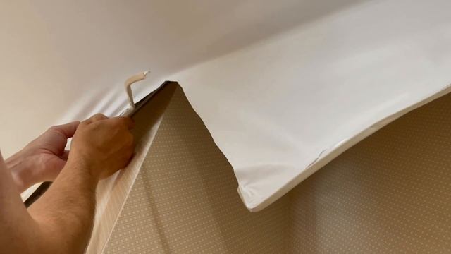 Устранение пореза на натяжном потолке. Пошаговая инструкция. смотреть онлайн