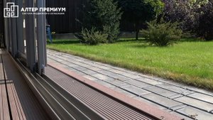 Раздвижное остекление террасы веранды беседки АЛТЕР ПРЕМИУМ. Удобнее безрамного остекления.