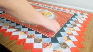 Как сшить  салфетку из лоскутков и кухонного полотенца своими руками.