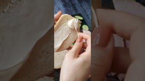 Наш скорый завтрак! Бутерброды с плавленым сыром ЯНТАРЬ! Наше пробное видео!