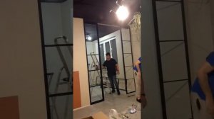 Лофт перегородка, монтаж лофт перегородки.