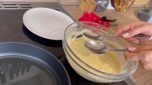 Пышные ОЛАДЬИ на кефире! Оладьи всегда получаются пышными и не опадают (1000 раз проверенный рецепт)