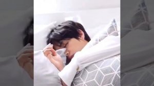 Kim Taehyung V (BTS) - Cut moments / Ким Тэхён - Милые моменты (Сонный Тэхён)