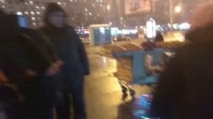 Метро Дыбенко напоминает о 90х