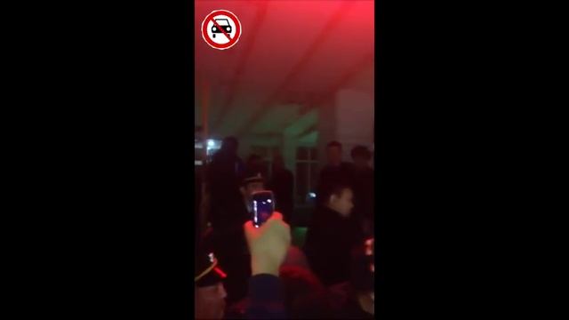 Дагестанский спортсмен на коленях извинился за осквернение Будды в Калмыкии смотреть онлайн