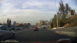 Алматы. Начали наносить разметку на улице Сейфулина.